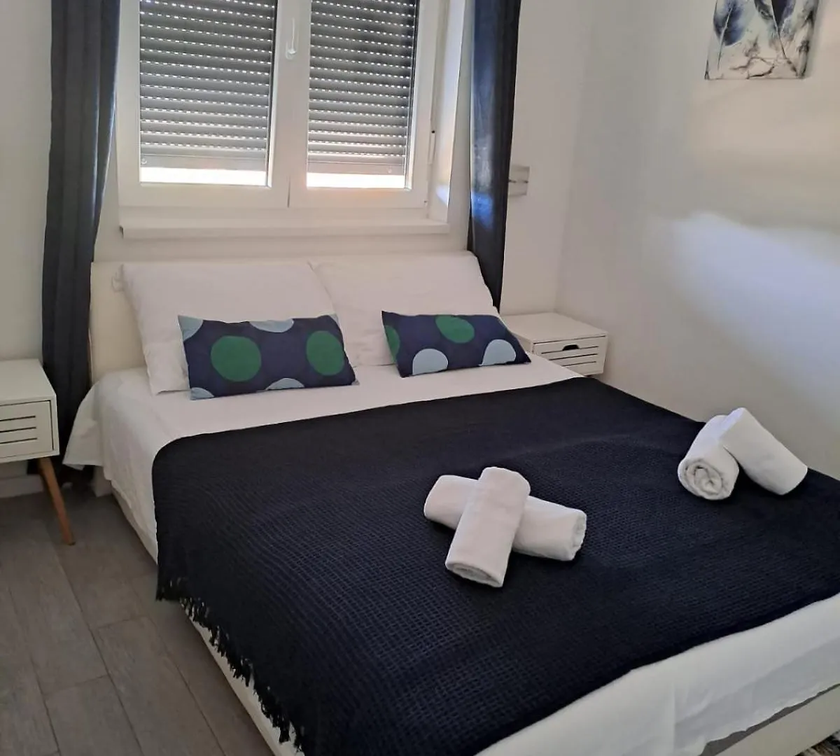 Apartment Black&White 1 Krk Town